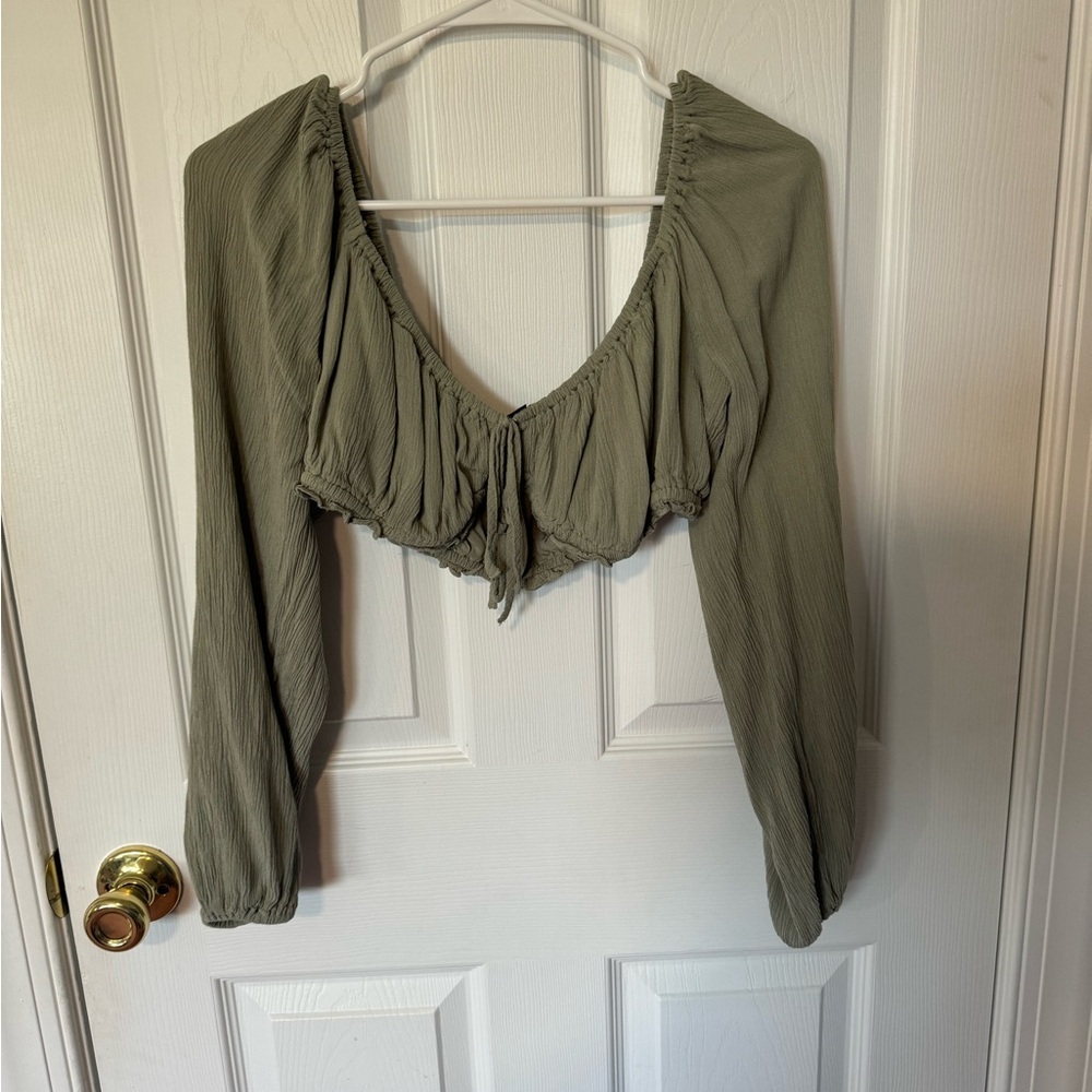 Garage  green cropped long sleeve